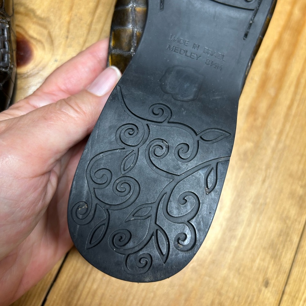 Brighton Medley mock croc leather embossed loafer. Size 8.5. EUC. Iridescent - Picture 6 of 10